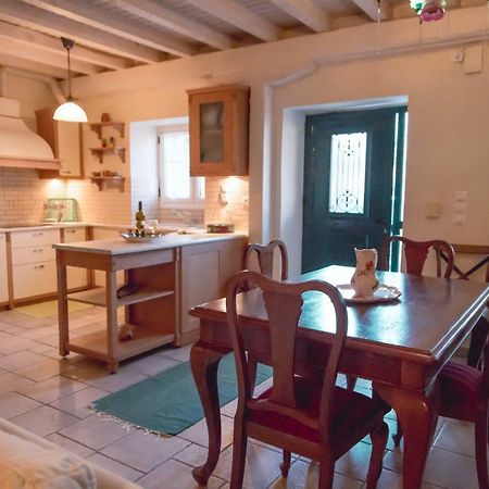 Traditional House In The Centre Of Vasiliki エクステリア 写真