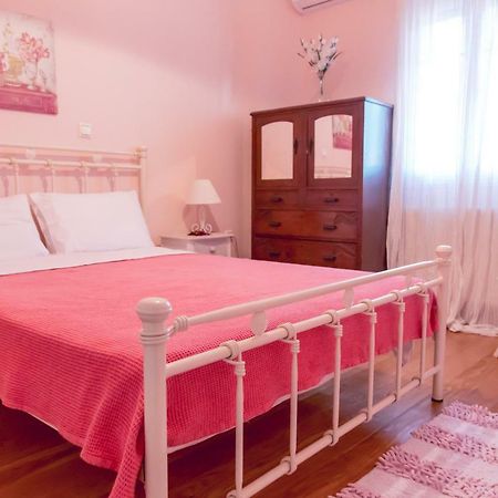 Traditional House In The Centre Of Vasiliki エクステリア 写真