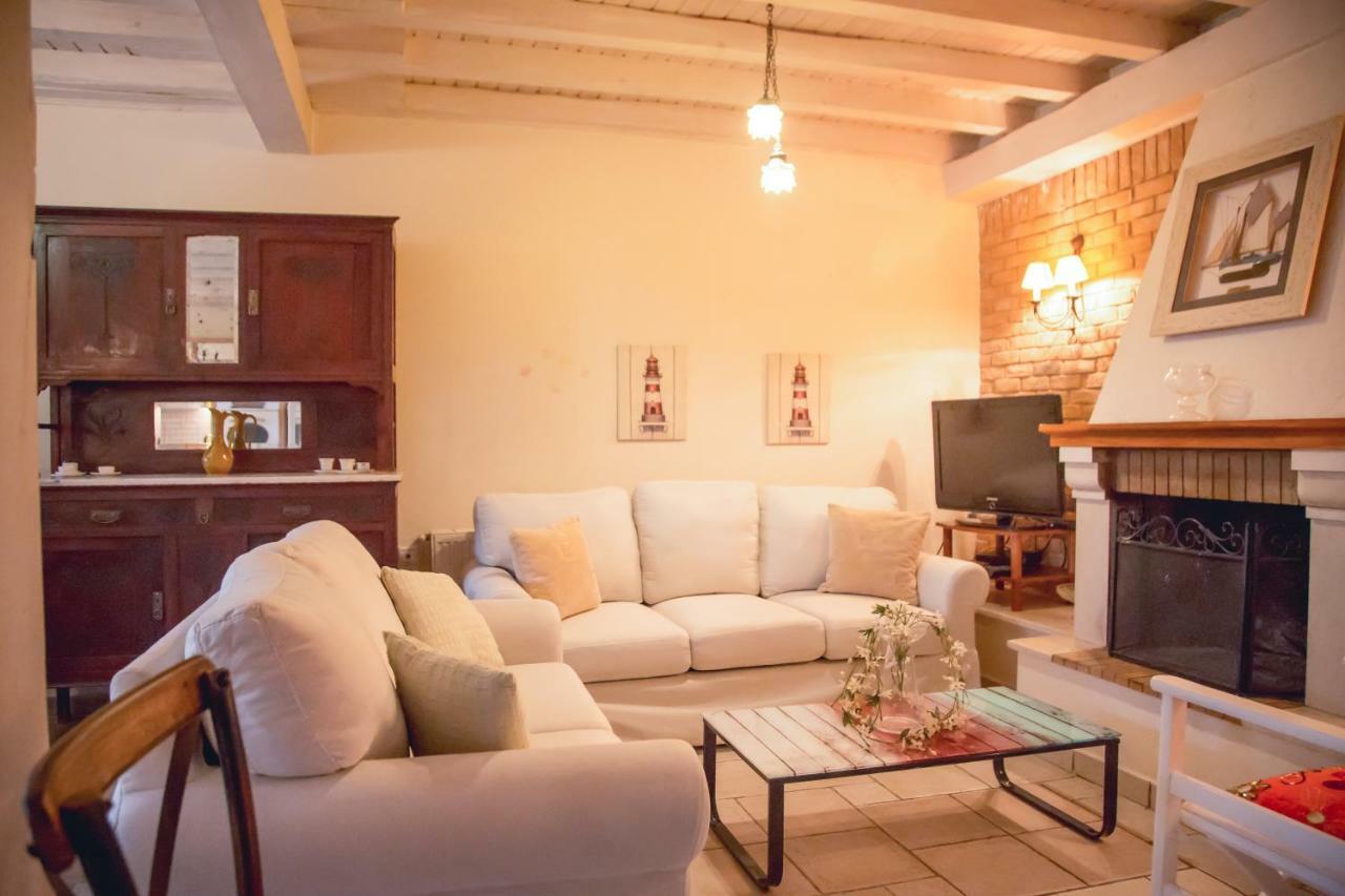 Traditional House In The Centre Of Vasiliki エクステリア 写真